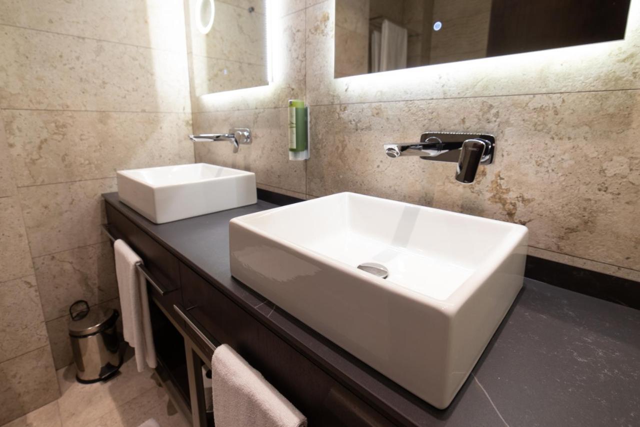 פרישטינה Emery Hotel מראה חיצוני תמונה