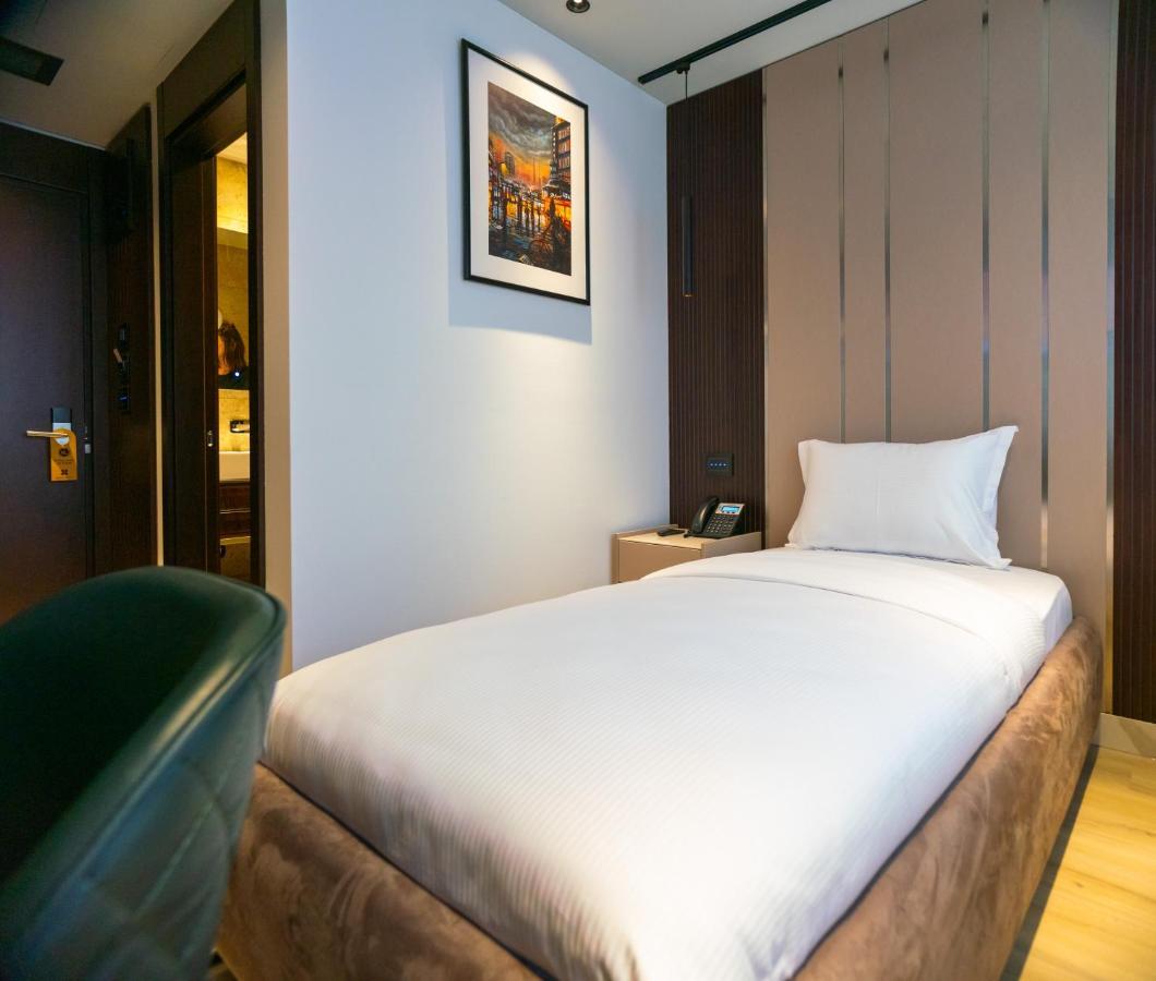 פרישטינה Emery Hotel מראה חיצוני תמונה