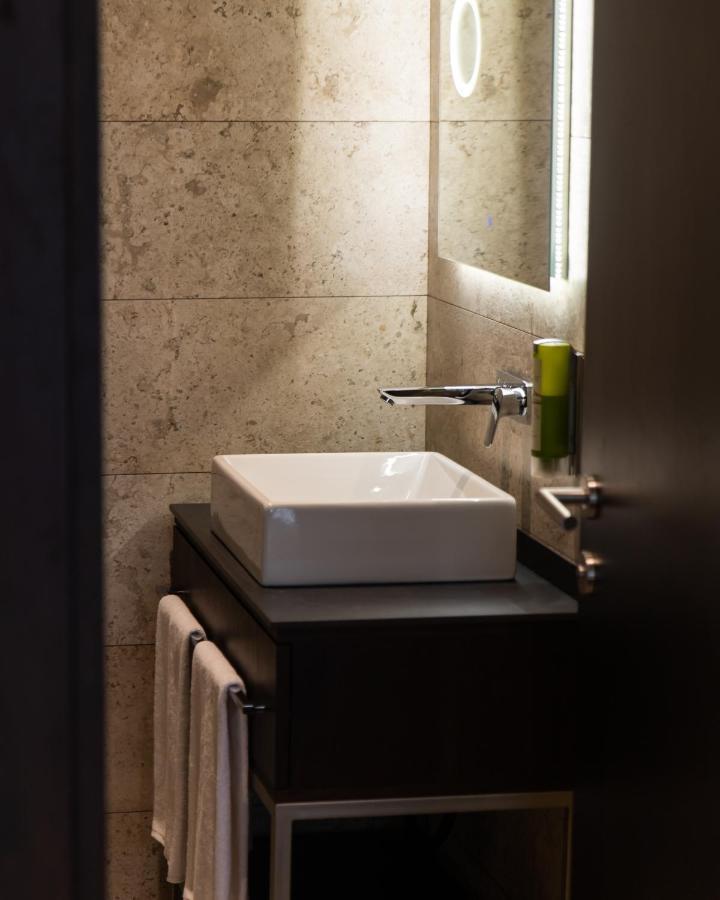 פרישטינה Emery Hotel מראה חיצוני תמונה