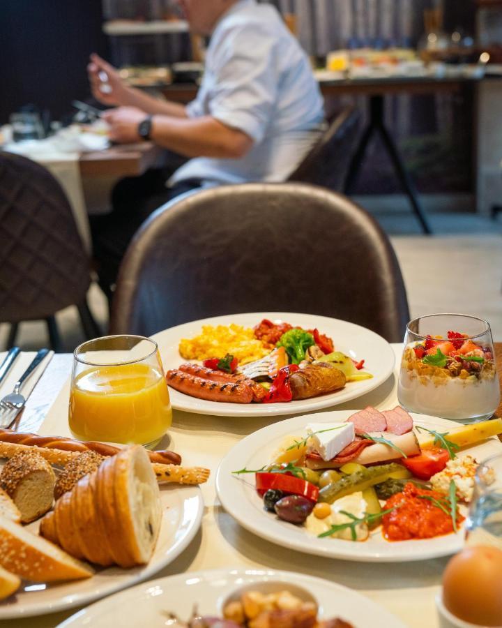 פרישטינה Emery Hotel מראה חיצוני תמונה