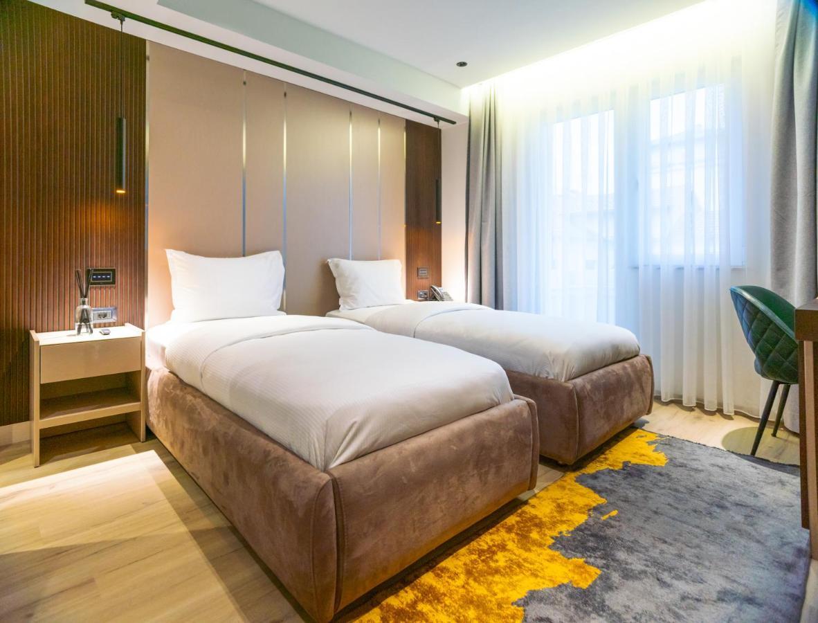 פרישטינה Emery Hotel מראה חיצוני תמונה