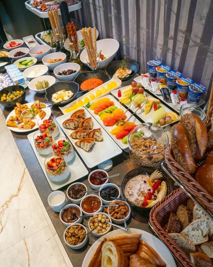 פרישטינה Emery Hotel מראה חיצוני תמונה