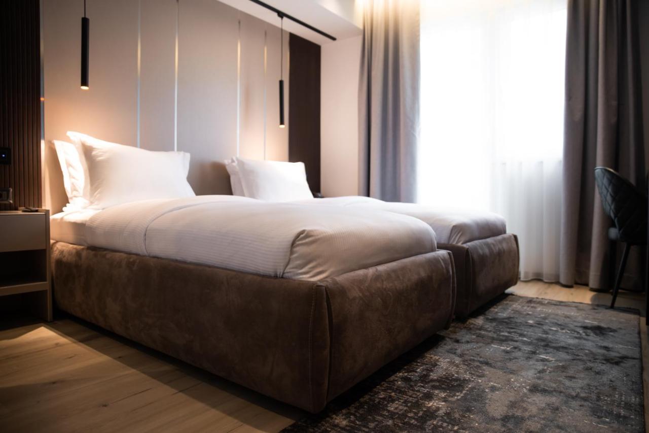 פרישטינה Emery Hotel מראה חיצוני תמונה