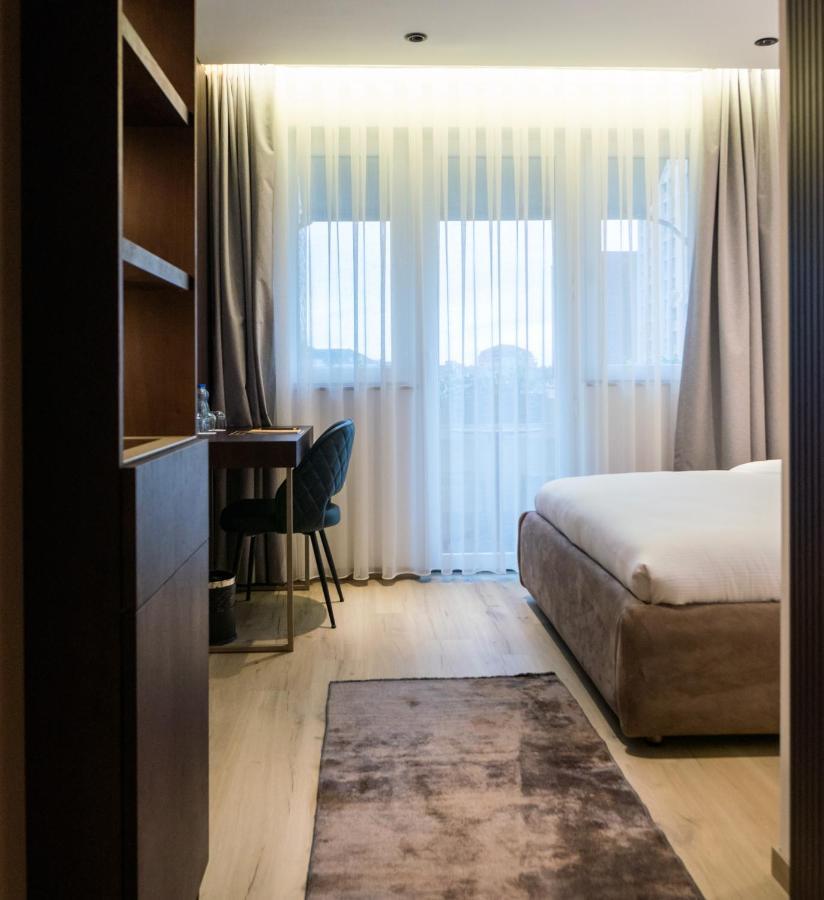 פרישטינה Emery Hotel מראה חיצוני תמונה
