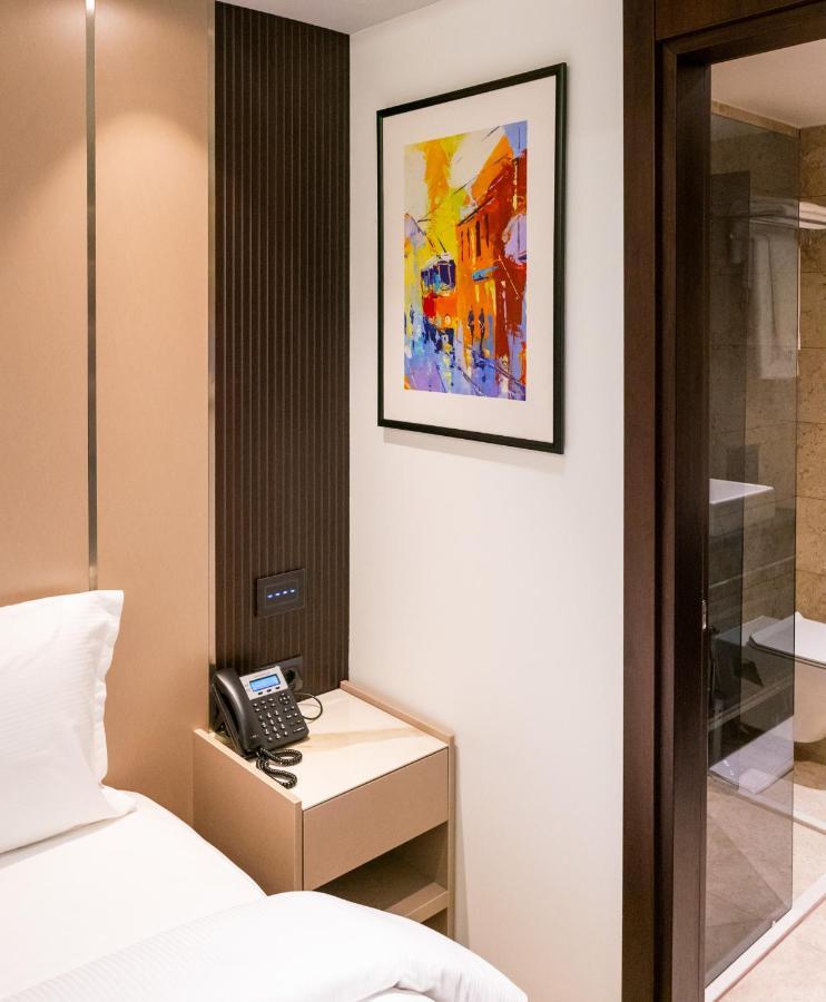 פרישטינה Emery Hotel מראה חיצוני תמונה