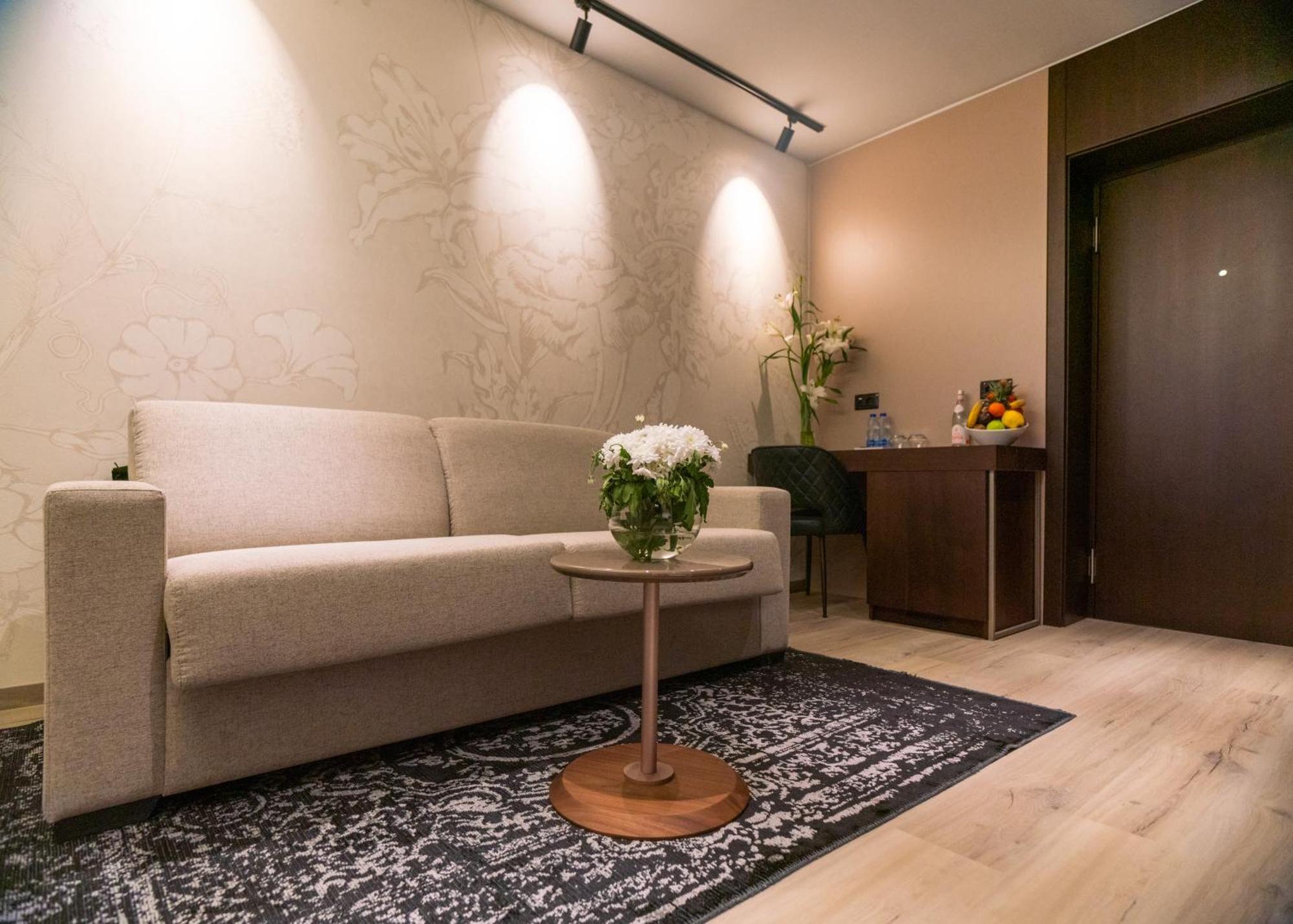 פרישטינה Emery Hotel מראה חיצוני תמונה